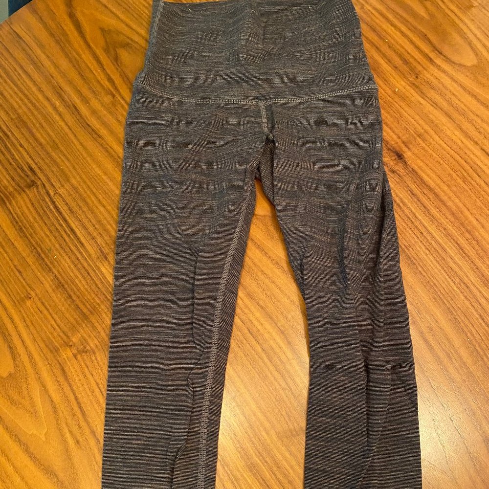 lululemon gray striped crop leggings